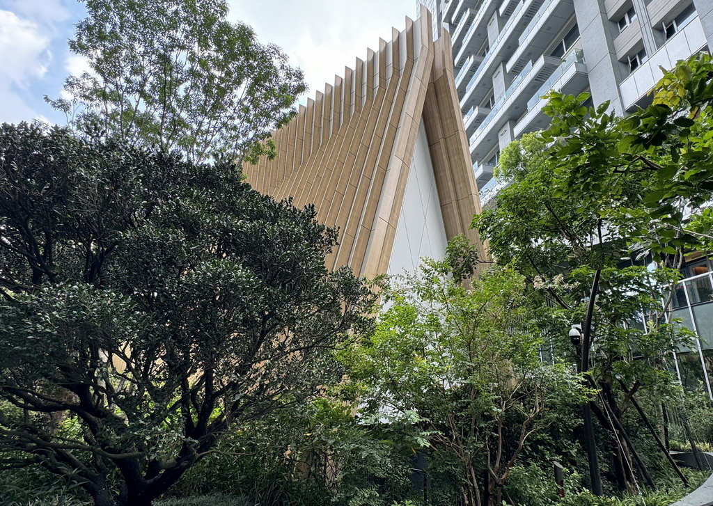 CMP Intercontinental Hotel Church Image 3